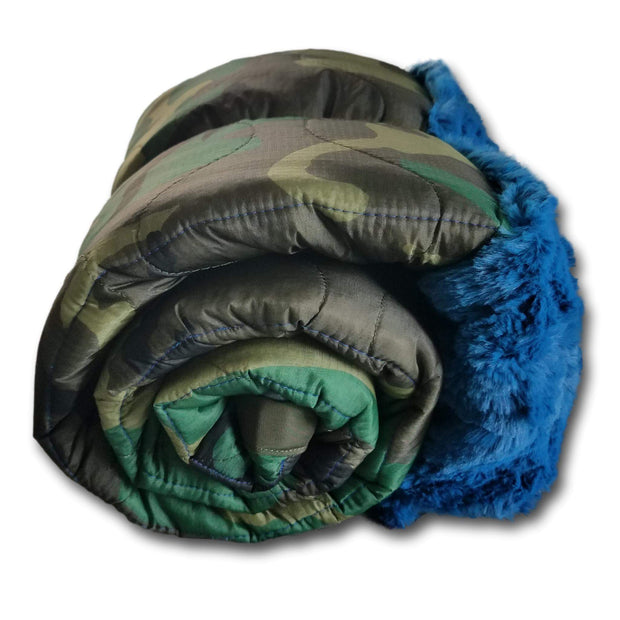 Woodland Camo Pattern Camo Daisy Heart Weighted Woobie Blanket with Pacific Blue Faux Fur